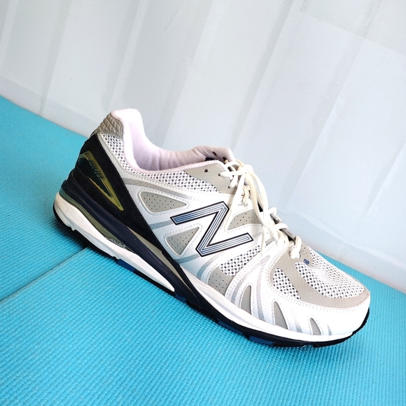 New Balance Shoes New Balance Mens Encap Rollbar Sneakers Size 4